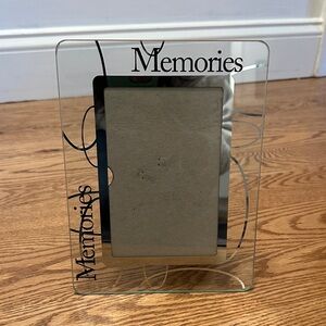 Glass Photo Frame with 'Memories' Text